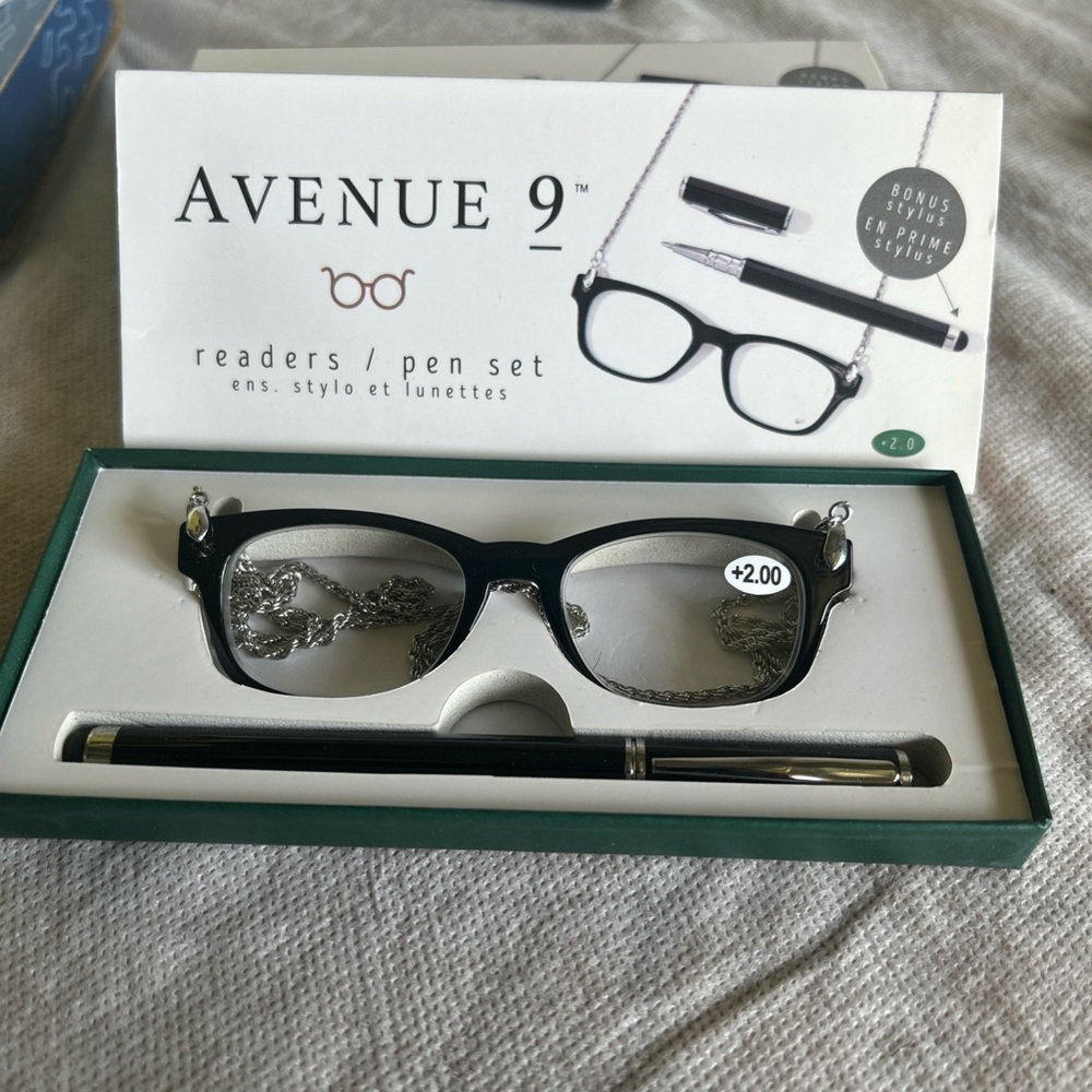 Avenue 9 Black Eyewear and Pen Set